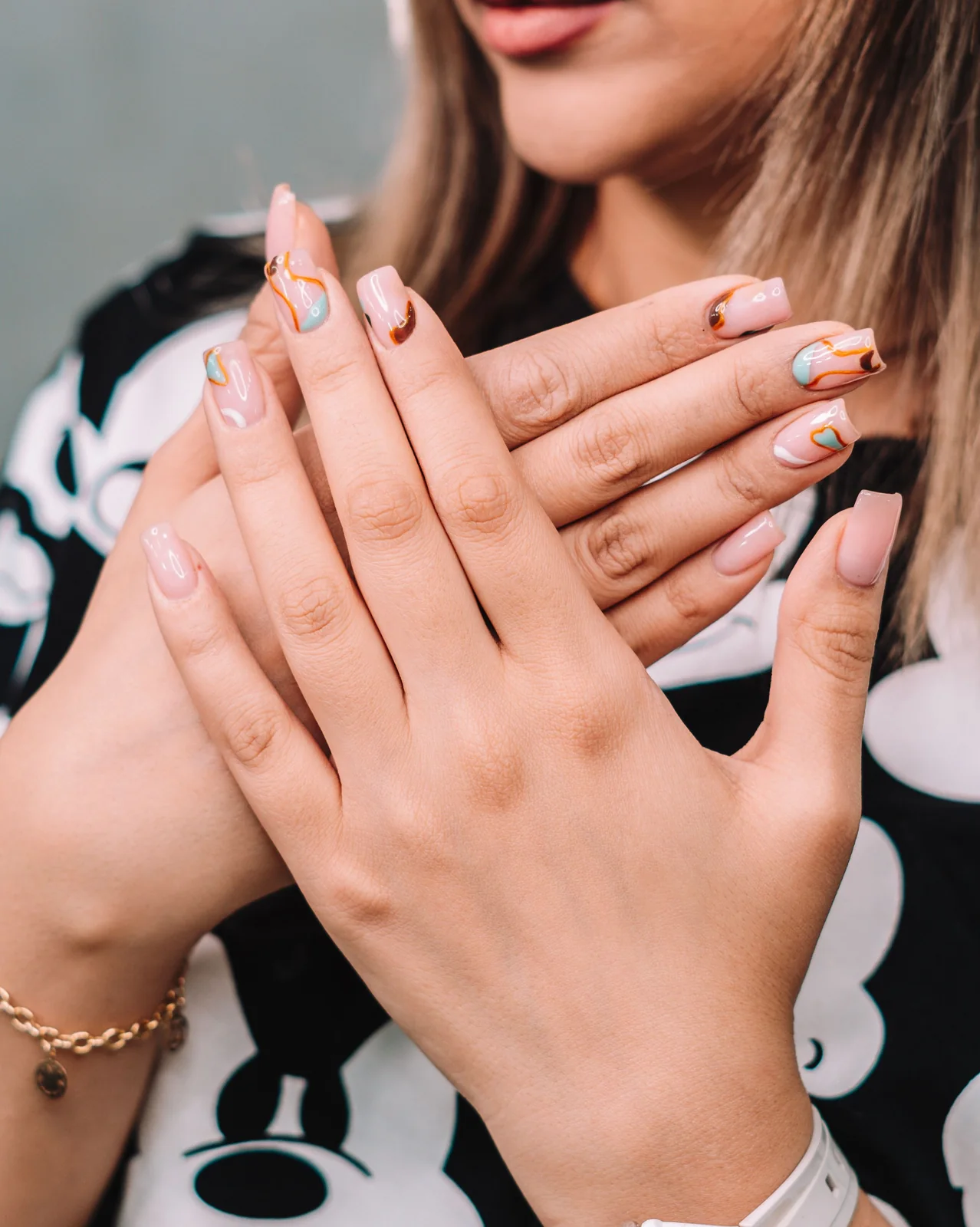 VEIL Nail Editions — деталь интерфейса 2